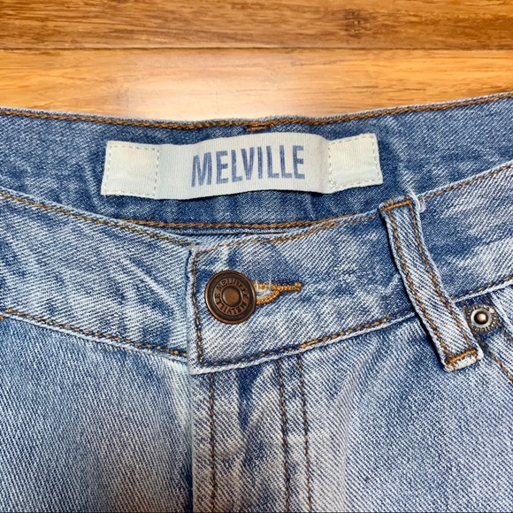 Brandy Melville Distressed Boyfriend Jeans - Picture 4 of 8
